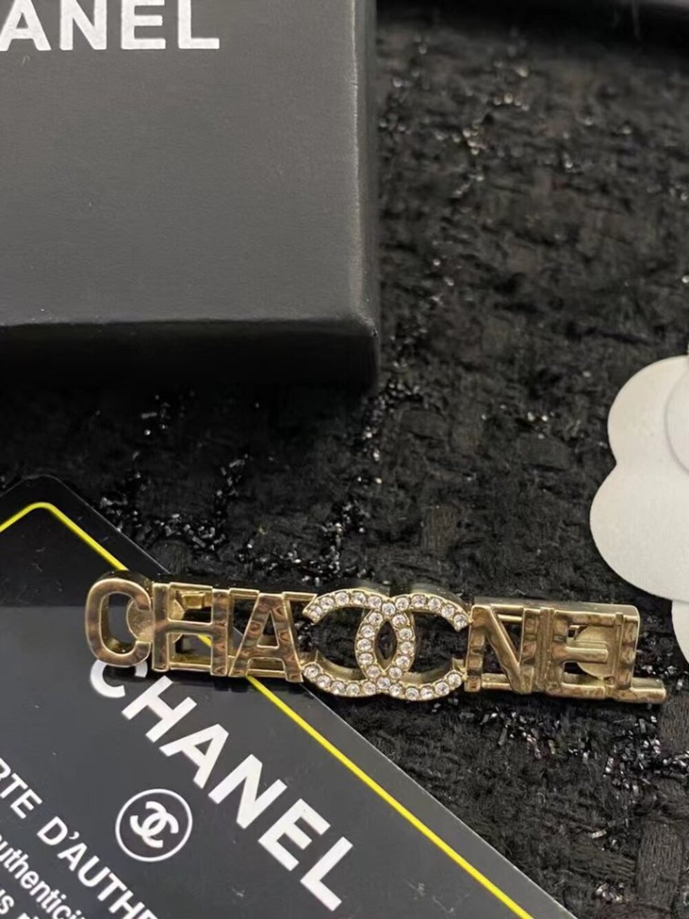 💕Chanel brooch